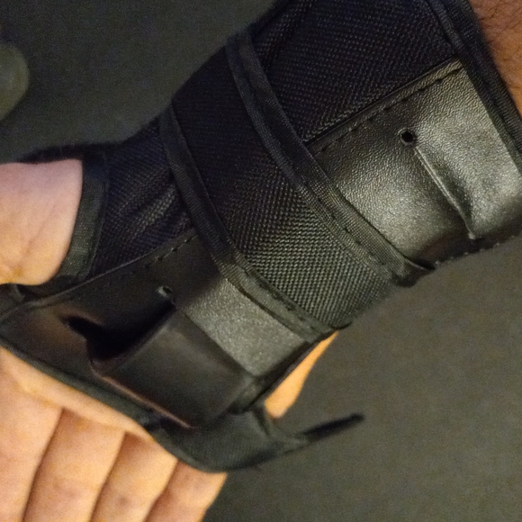 Protective Gear Set by IPSXP - Picture 3 of 5